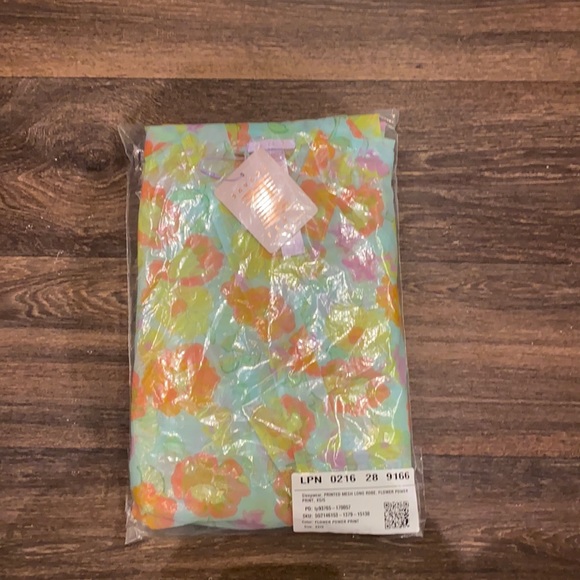 Free Spirit Floral Xtra VIP Box Robe - Picture 2 of 6